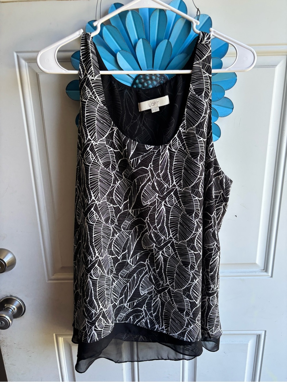LOFT Black & White Leaf-Print Sleeveless Camisole